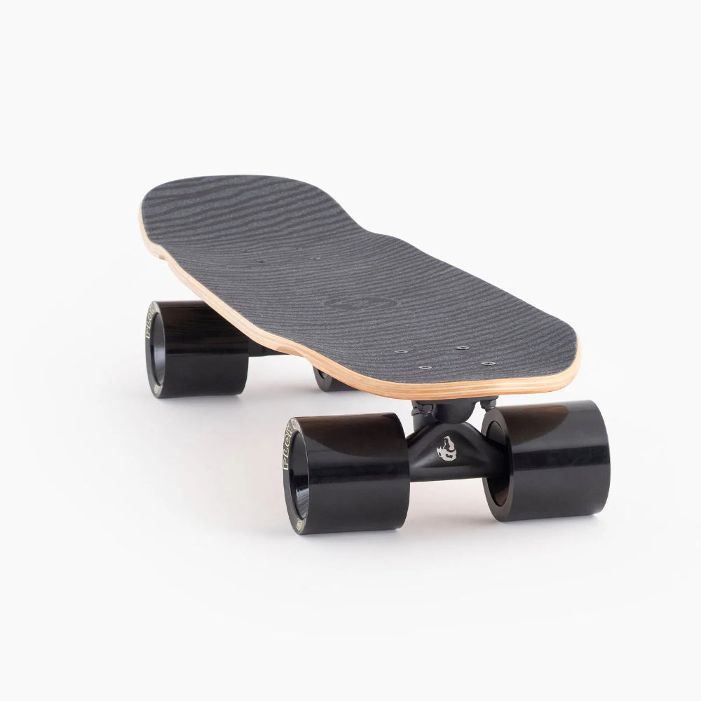LAndyachtz Dinghy Classic Fender – Midnight Dip Complete Skateboards