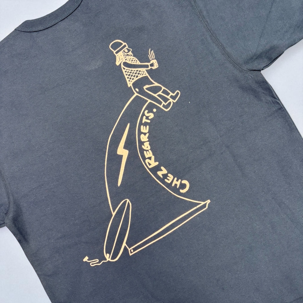 Chez Regrets Surfer D'hiver T-Shirt