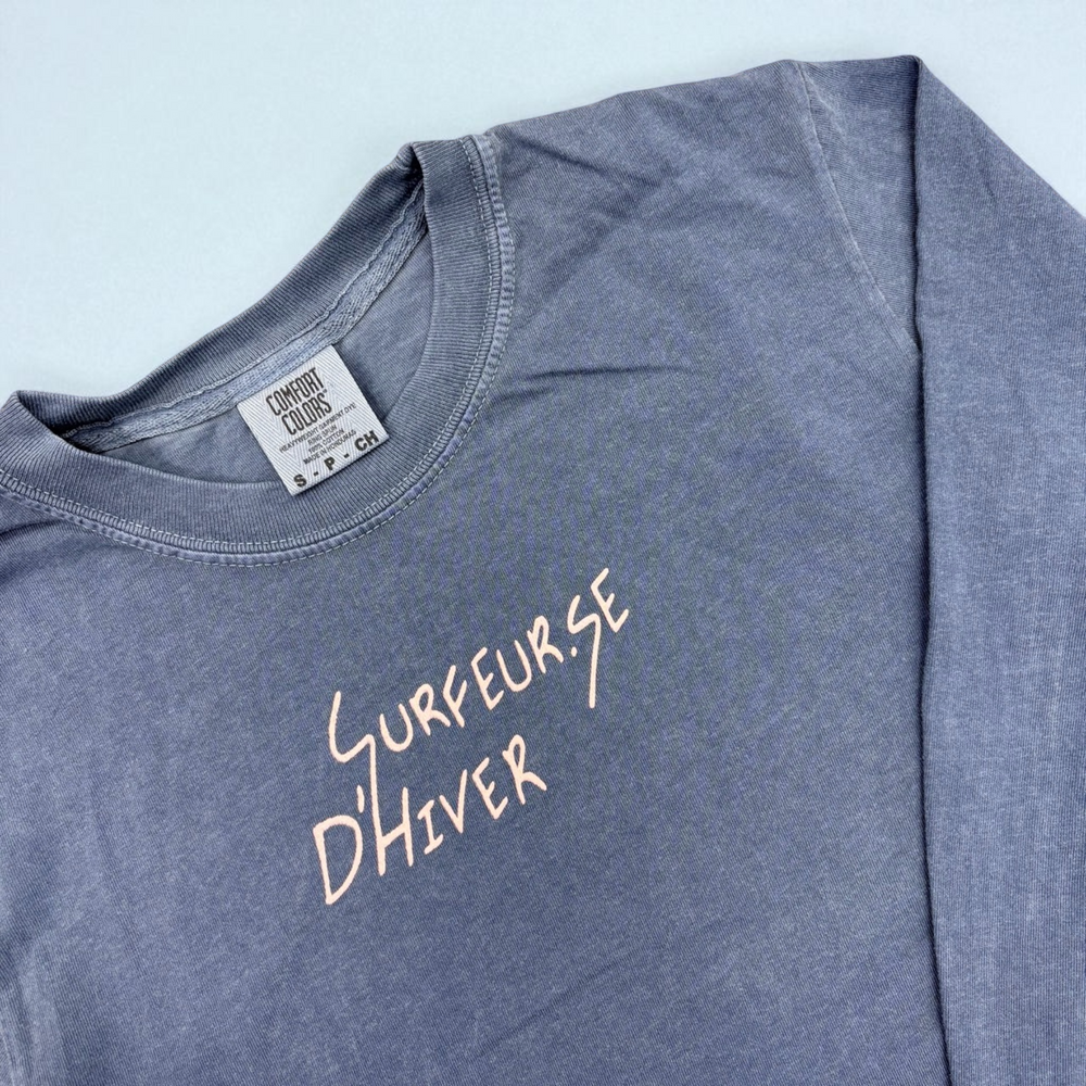 Chez Regrets Surfer D'hiver Long Sleeve Tee