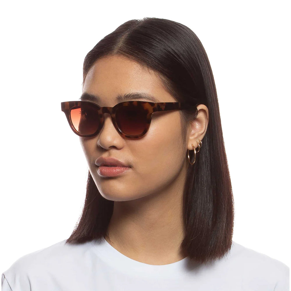 Aire Dorado Womens Sunglasses